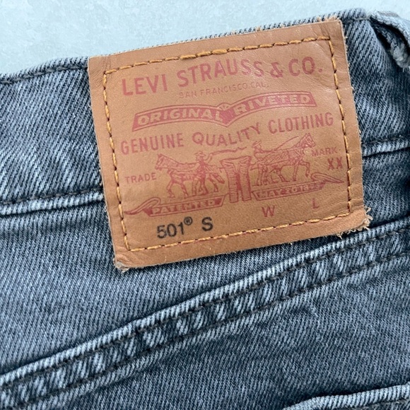 Levi’s 501 S/ Washed black/ Skinny jeans/ Button up fly/ Size 26 - Picture 6 of 16